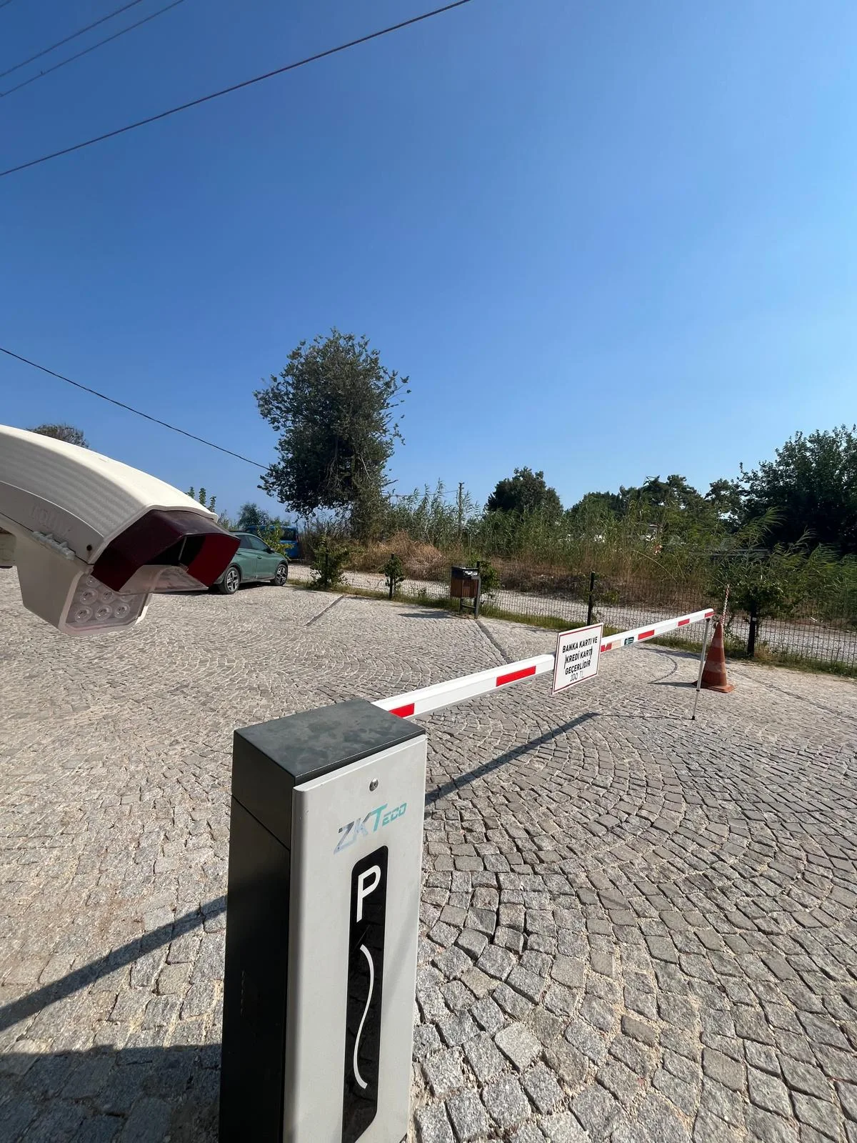 Tekirova — Plaka okuma kamerası ve bariyer mekanizması
